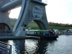 A barge leaving the wheel